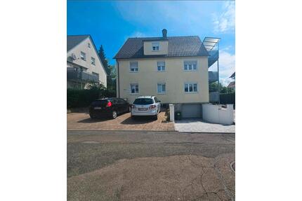 Gepflegtes Dreifamilienhaus in Öhringen Nord mit Garten.