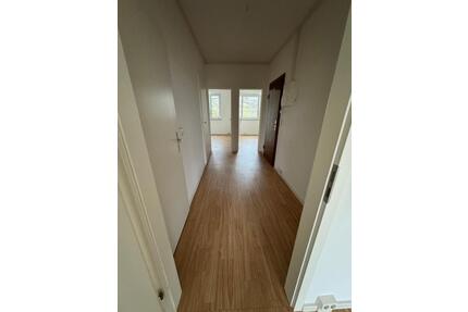Wohnung zu miete - 526,00&nbsp;EUR Kaltmiete, ca.&nbsp; 59,00&nbsp;m&sup2; in Halle (Saale) (PLZ: 06122) Halle-Neustadt