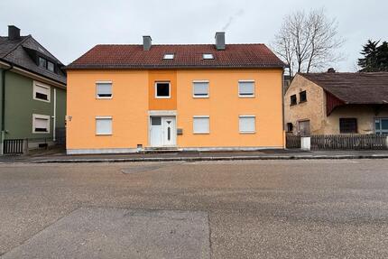 Einfamilienhaus zu vermieten - 2.000,00&nbsp;EUR Kaltmiete, ca.&nbsp; 244,00&nbsp;m&sup2; in Pfeffenhausen (PLZ: 84076)