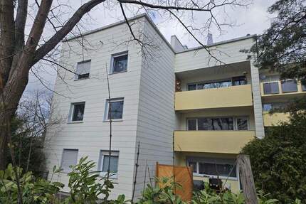 3 Zimmer Wohnung 90 m² mit zwei Balkonen im Regensburger Westen