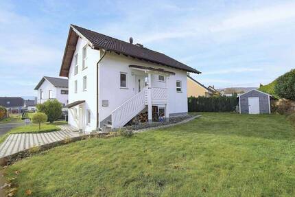Ein Zuhause mit Herz & Möglichkeiten - Charmantes Einfamilienhaus mit Einliegerwohnung in Sinn