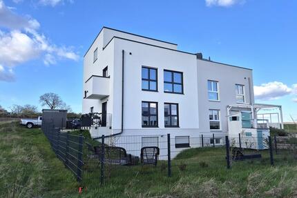 BUILT-IN 2022! High-quality duplex apartment with garden and parking* Only 13 minutes to Clay
