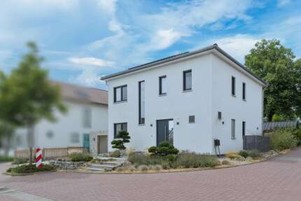 Haus zum Kaufen in Nidderau 990.000,00 € 163.33 m²