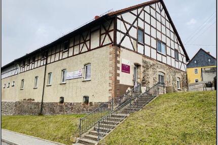 Ansprechende und gepflegte 1 und bzw. oder 3 Zimmerwohnung - Neustadt an der Orla