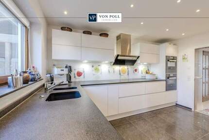 Großzügig wohnen in ruhiger Lage: Modernisiertes Einfamilienhaus mit Einliegerwohnung und Garten - Wolfschlugen