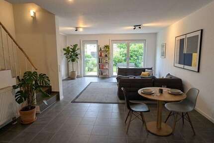 Haus zum Mieten in Neustadt Mußbach 1.750,00 € 155 m²