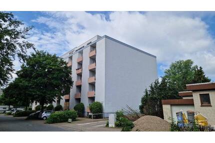 Helle Wohnung mit Balkon, Aufzug und Keller in Hannover!