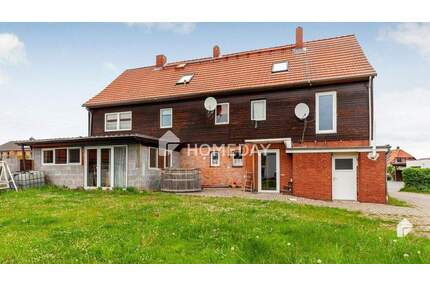 Charmantes Mehrfamilienhaus mit zwei Wohneinheiten, Garage, Carport und großzügigem Garten - Lehre Essehof