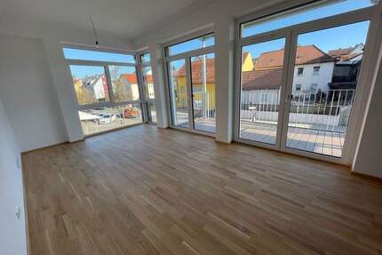 Großzügige 2-Zimmer-Wohnung mit EBK und Balkon! - Herzogenaurach