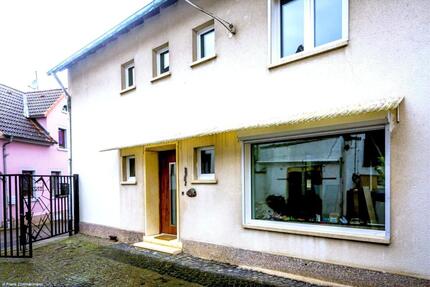 Einfamilienhaus zur Miete, mit Balkon und Hofbenutzung - Mommenheim