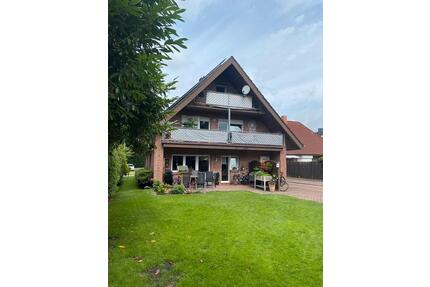 Diese Dachgeschosswohnung befindet sich in zentraler Lage am Obenende in einer Sackgassenlage. Das Haus wurde 1980 erbaut. Die Dachgeschosswohnung verfügt über 50 m² Wohnfläche aufgeteilt in eine... - Papenburg