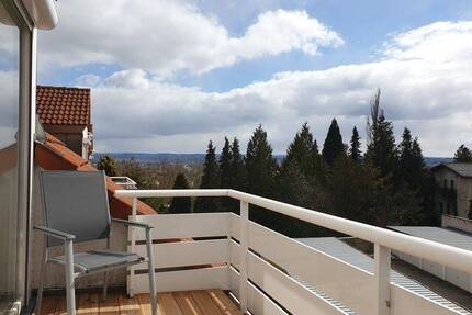 *** Charmante 2-Raum-Wohnung im Dachgeschoss - Ruhiges Wohnen in Zwickau ***