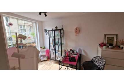 Büro in Coburg 170,00 € 17 m² - 170,00&nbsp;EUR Kaltmiete, ca.&nbsp; 17,00&nbsp;m&sup2; in Coburg (PLZ: 96450)