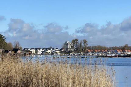 Ferienhaus mit Blick aufs Wasser, Sauna Whirlpool - Rechlin