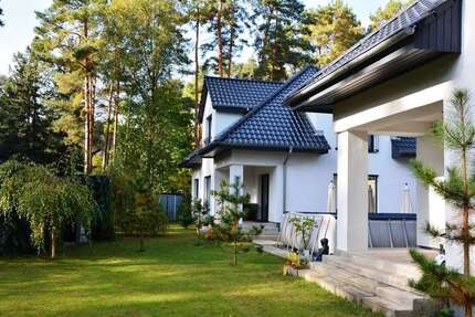 Haus zum Kaufen in Borkwalde 1.900.000,00 € 368 m²