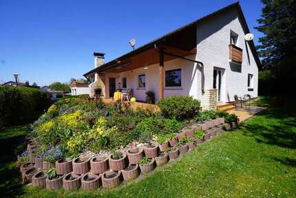 Haus zum Kaufen in Feucht 565.000,00 € 131 m²