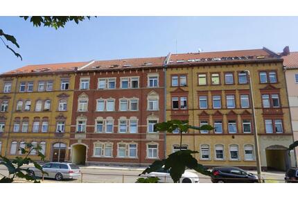 ### 1 Monat mietfrei wohnen #### DACHGESCHOSSWOHNUNG FÜR MIETER MIT JUNGEN IDEEN - Erfurt Johannesplatz