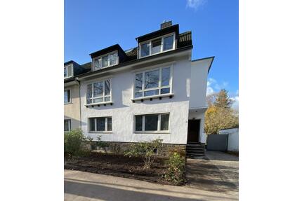 Einfamilienhaus mit Garten und 4 Stellplätzen zu vermieten - Düsseldorf Stadtbezirk 6