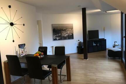 Lichtdurchflutete 2-Zimmer-DG-Wohnung mit Sonnenbalkon am Rhein - Bonn Lannesdorf