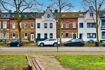Krefeld-Uerdingen: Charmantes Stadthaus mit 2 Einheiten in guter und ruhiger Lage.