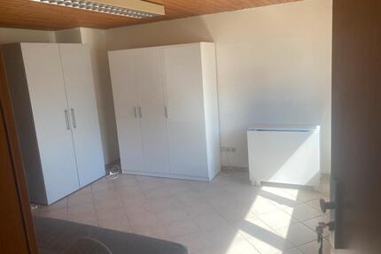 Einzimmerwohnung Möbliert - 220,00&nbsp;EUR Kaltmiete, ca.&nbsp; 20,00&nbsp;m&sup2; in Münsingen (PLZ: 72525)