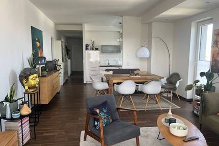Moderne 4-Raum-Wohnung mit Balkon und zwei Bädern - Dresden Leuben