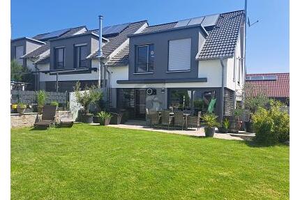 CHARMANTES EIGENHEIM WARTET AUF SIE - Breitingen