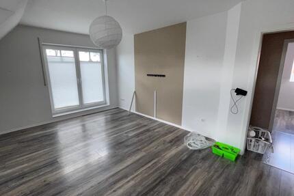 Zentrum Remels ruhig Charmante 3-Zimmer-Wohnung 65qm mit Balkon - Uplengen