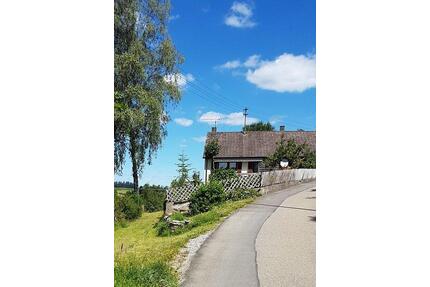 Haus mit Nebengebäude - 172.000,00&nbsp;EUR Kaufpreis, ca.&nbsp; 100,00&nbsp;m&sup2; in Fluorn-Winzeln (PLZ: 78737)