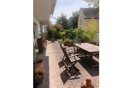 Helle, lichtdurchflutete Wohnung mit mediterranen Garten - Bonn Gielgen