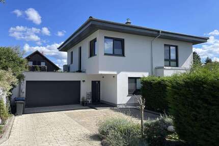 Haus zum Kaufen in Berlin 1.390.000,00 € 198 m²