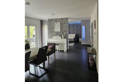 Großzügiges Haus (222 m²) mit Garten, Sauna & Dachterrasse - Wesseling