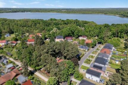 Eleganz und Lebensqualität vereint - Haus mit Einliegerwohnung, zwei Garagen und Weinkeller - Bestensee Pätz