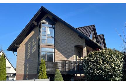 gemütliche 2-Zimmer-Wohnung im DG mit Einbauküche - Lübbecke