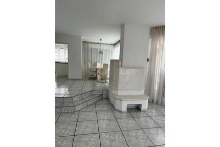 Einfamilienhaus - 1.600,00&nbsp;EUR Kaltmiete, ca.&nbsp; 150,00&nbsp;m&sup2; in Massenbachhausen (PLZ: 74252)