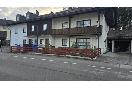Dachgeschossapartment mit Garten, Keller, Garage und Stellplatz - Haag in Oberbayern