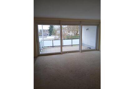 Stilvolle 3-Zimmer-Wohnung mit großem Sonnenbalkon & Stellplatz - Solingen Burg