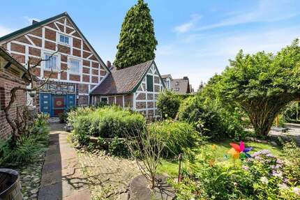 Historisches Traumanwesen: Kernsanierte 360m² Luxus mit eigenem Bootsanleger (Courtagefrei) - Jork Estebrügge