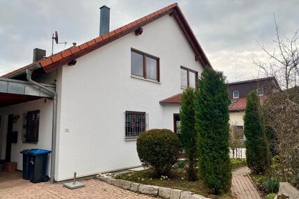5 Zimmer Doppelhaushälfte mit Carport - Hildrizhausen