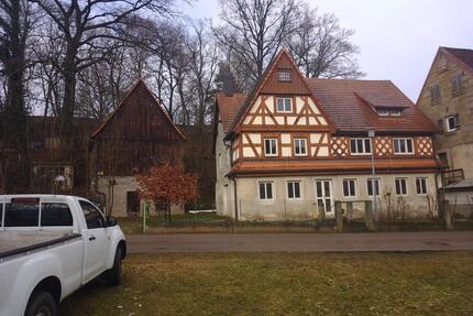 Historisches Bauernhaus mit 2 Nebengebäuden zentral gelegen - Georgensgmünd