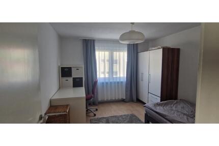 Nettes WG-Zimmer mit eigenem Bad in 2er Frauen WG - Villingen-Schwenningen