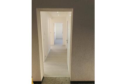 3 Zimmer Eigentumswohnung mit Balkon,Garage und großem Keller - Mühlheim am Main