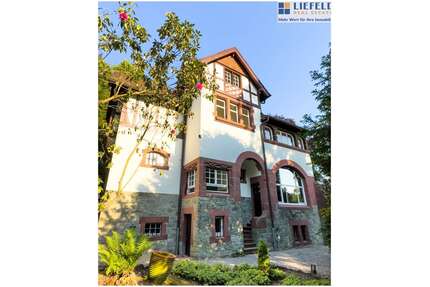 Haus zum Mieten in Oberursel 5.400,00 € 286 m²
