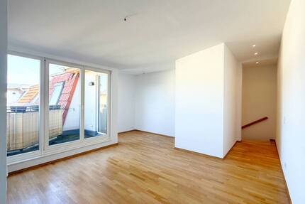 Dachgeschoss-Maisonette - hell, ruhig mit Balkon, Terrasse und Aufzug - Berlin Prenzlauer Berg