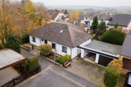 Ihr neues Zuhause in Bestlage: Einfamilienhaus mit Garten, Doppelgarage & Einliegerwohnung - Würzburg Lengfeld
