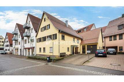 Zentral, ruhig & mit großen Nutzflächen in Gechingen: EFH mit ELW, Nebengebäude & 2 Garagen