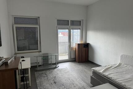 Moderne, voll möblierte 1-Zimmer-Wohnung mit Balkon & Stellplatz - Pfullendorf