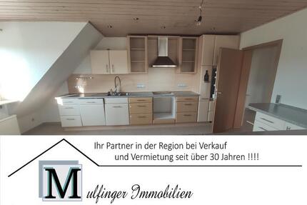 Große Maisonette mit Klimaanlagen (aktuell in 2 Wohnungen unterteilt) mit 2 Balkonen, 2 Einbauküchen und 2 Stellplätzen - Hausen