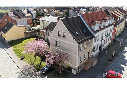 Grosszügiges Haus mit Garage und Stellplatz - Altentreptow