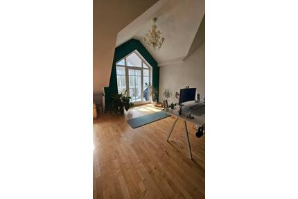 Möblierte 2-Zimmer Wohnung mit Wintergarten in Unterföhring. - Unterhaching